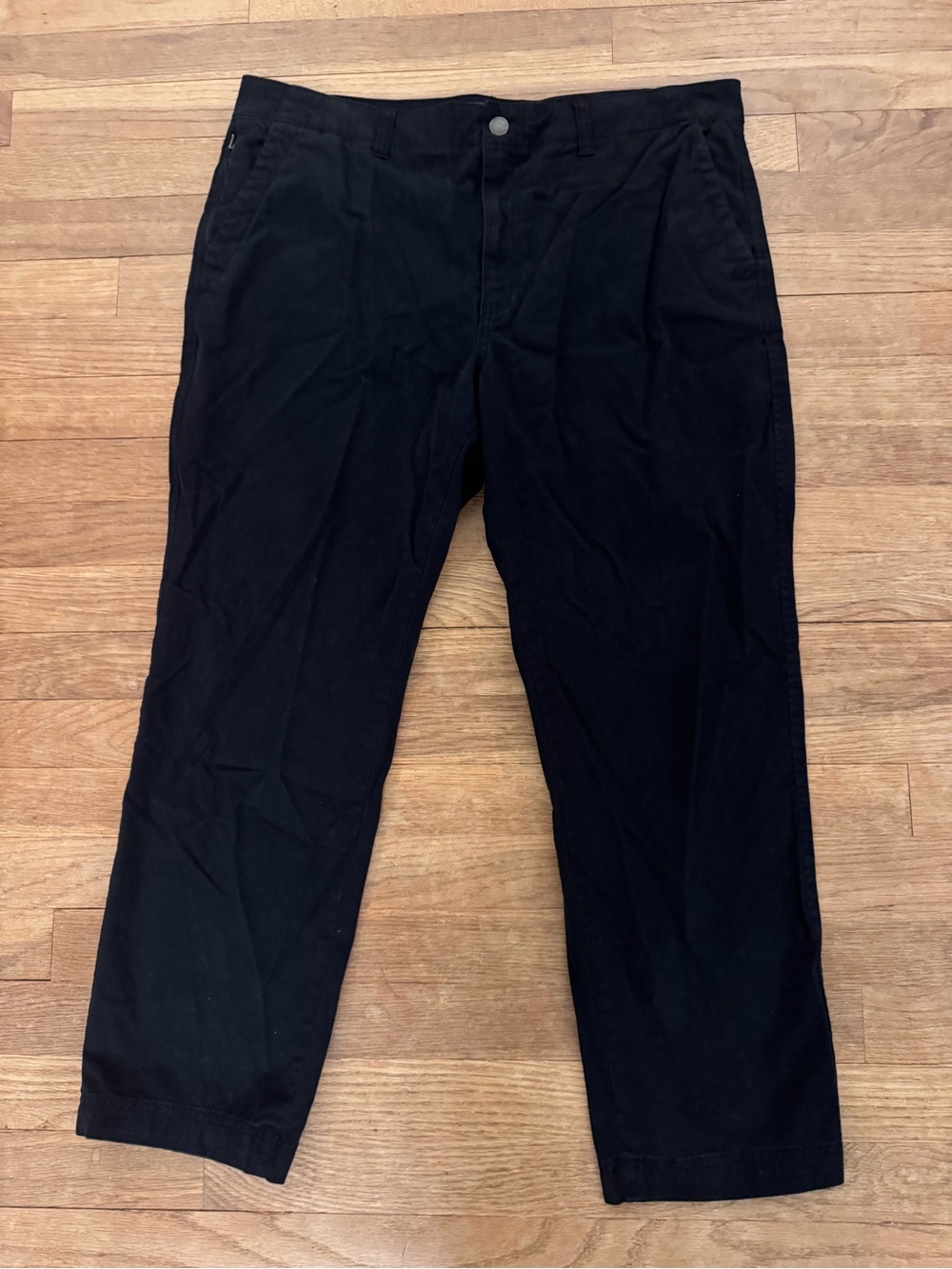 Eddie Bauer Women's Black Straight Leg Pants - Size 14
b63